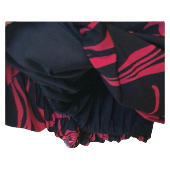 Red & Black floral halter dress - Picture 5 of 6